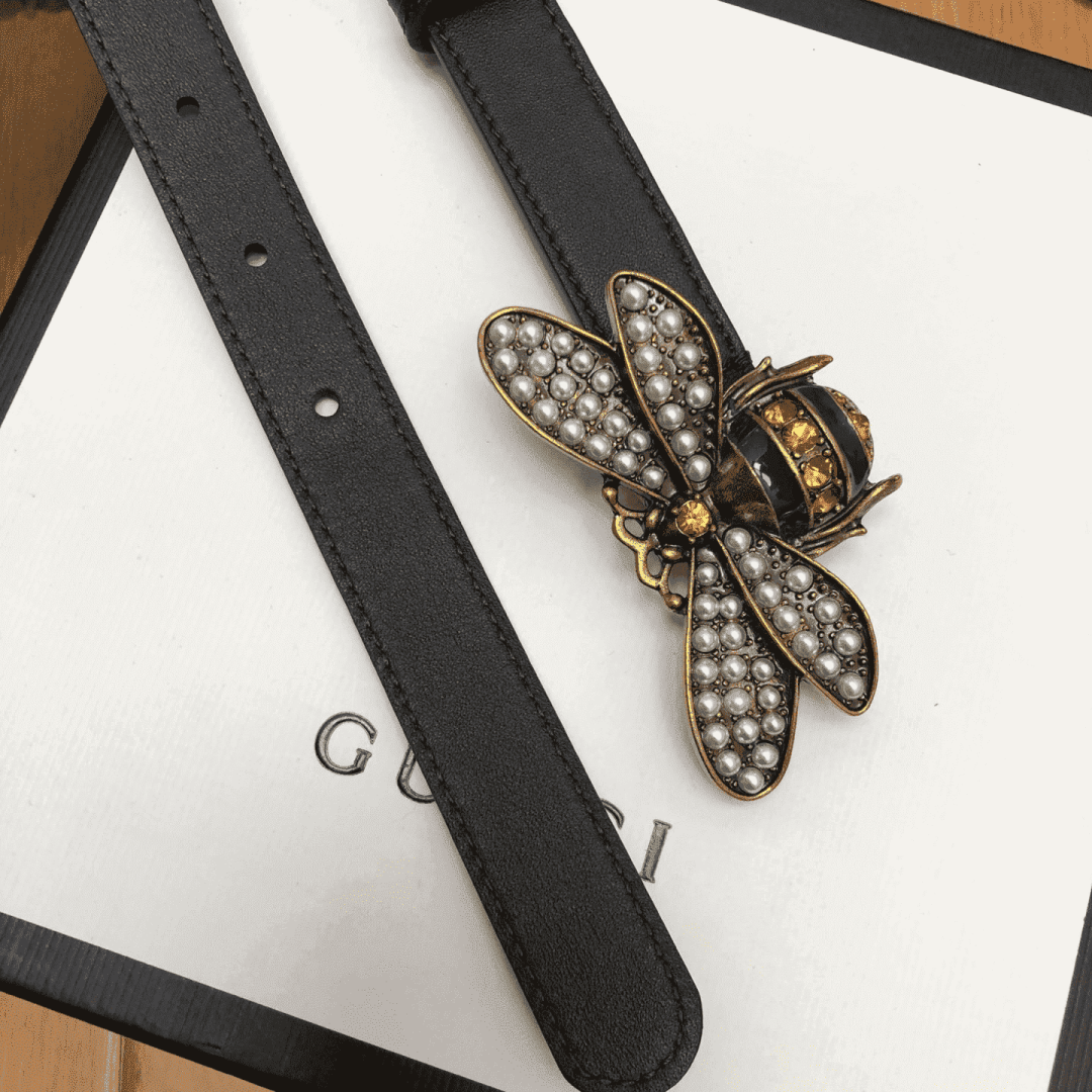 GUCCI BEE BUCKLE BELT