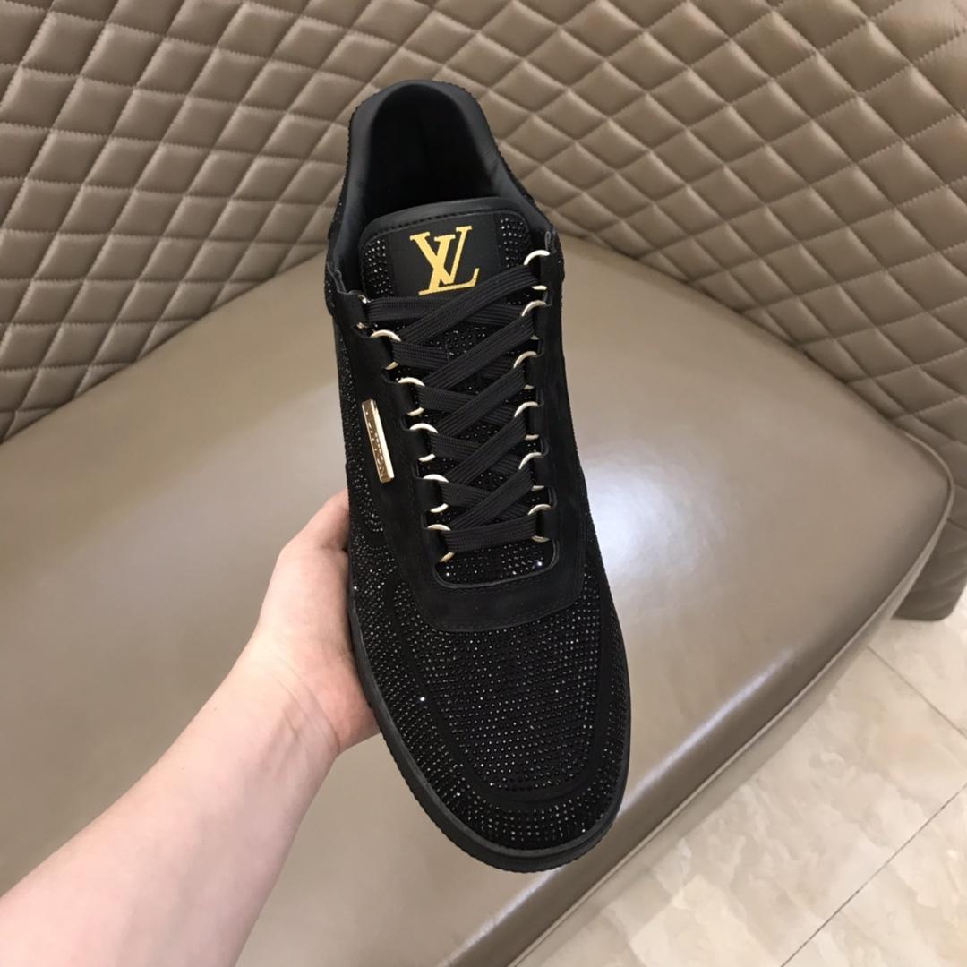 LOUIS VUITTON TRAINER SNEAKER