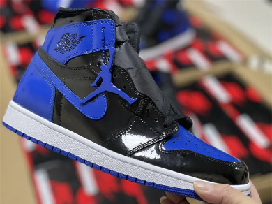 AIR JORDAN 1 HIGH RETRO OG "PATENT ROYAL BLUE"
