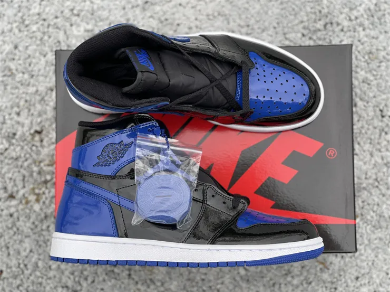 AIR JORDAN 1 HIGH RETRO OG "PATENT ROYAL BLUE"