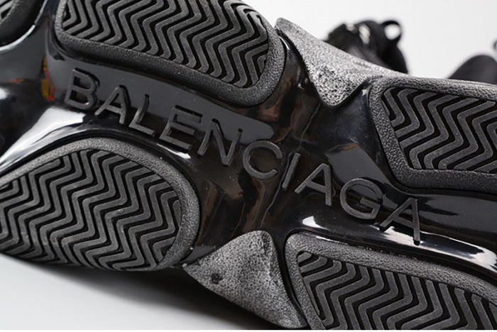 BALENCIAGA BLACK TRIPLE S TRAINER