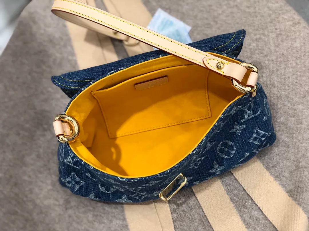 LOUIS VUITTON 25X15X9CM HAND BAGS