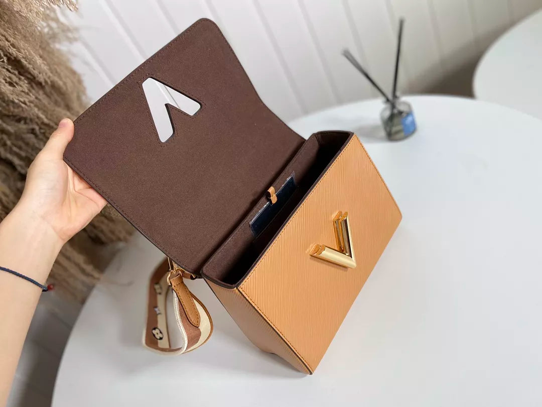 LOUIS VUITTON 23 X 17 X 9.5CM MM TWIST