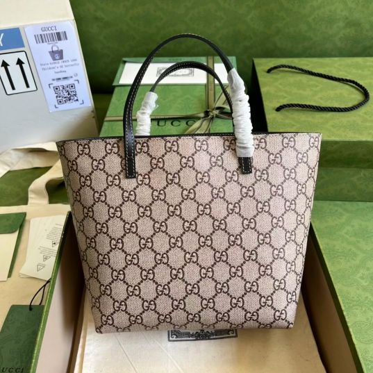 LOUIS VUITTON 21*20*10CM SNOWY CARTOON DESIGN SHOPPING BAG