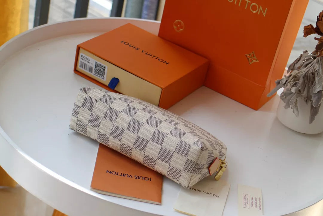 LOUIS VUITTON 17*12*6CM MONOGRAM VANITY BAG