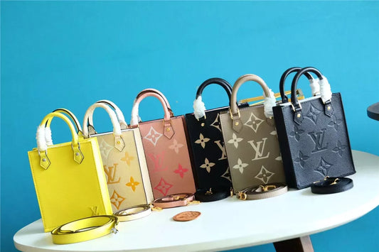 LOUIS VUITTON 14X17X5CM BY THE POOL PETIT SAC PLAT