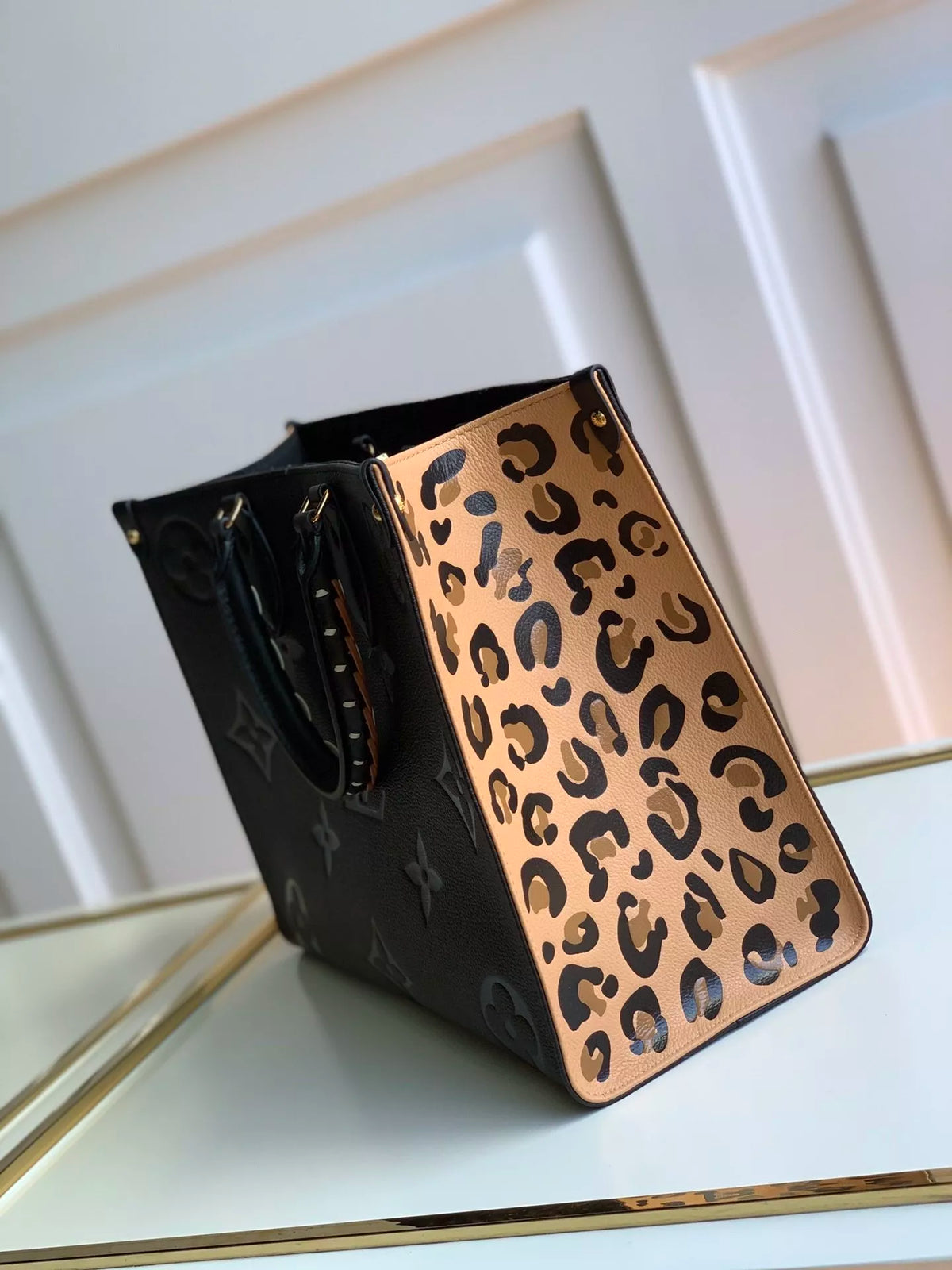 LOUIS VUITTON MM ONTHEGO WILD AT HEART MONOGRAM EMPREINTE 35X27X14CM 2COLORS