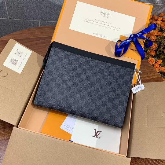 LOUIS VUITTON 26X20X5CM MONOGRAM ECLIPSE
