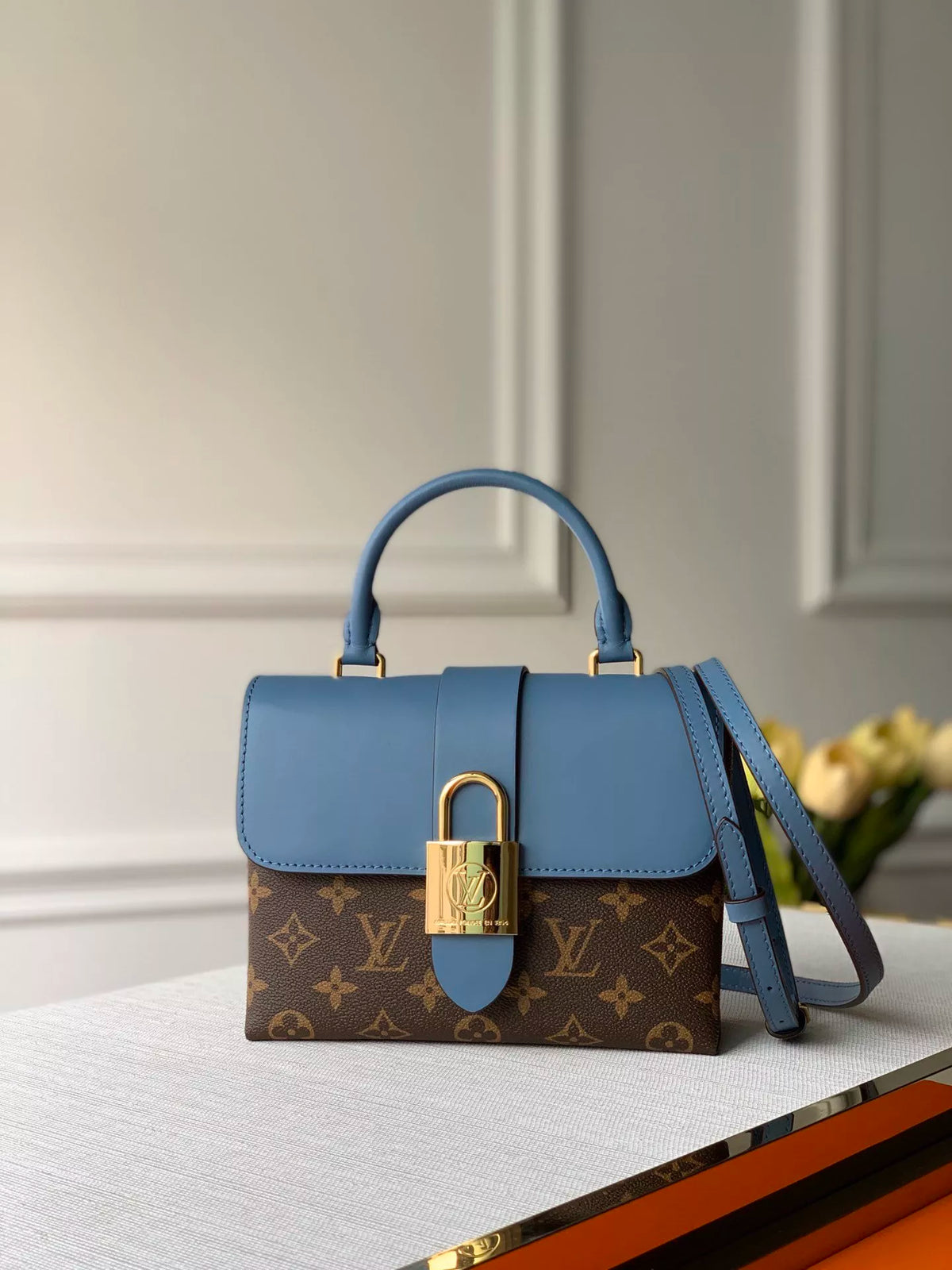 LOUIS VUITTON 21X17X8CM LOCKY
