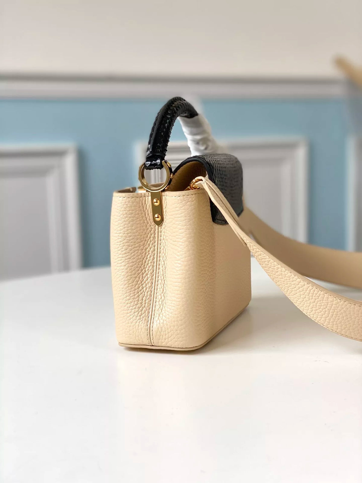LOUIS VUITTON 21.0 X 14.0 X 8.0 CM CAPUCINES MINI BAG