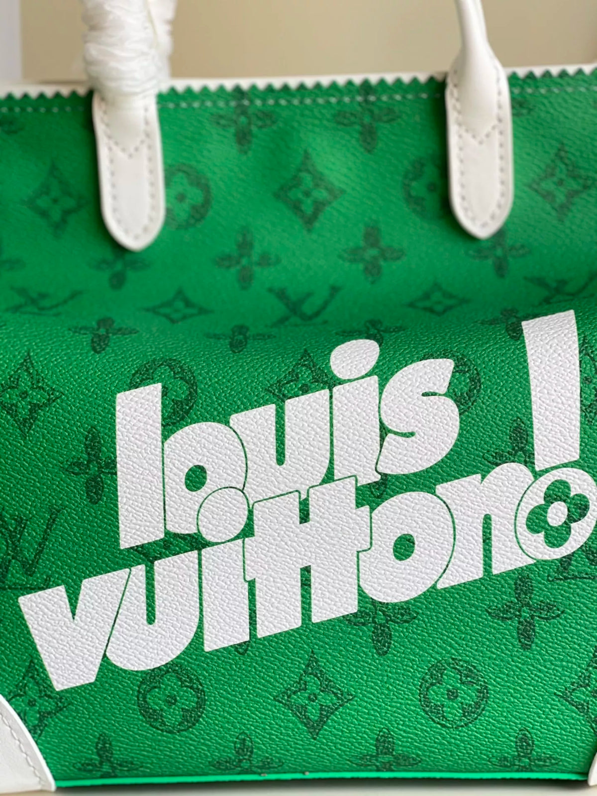 LOUIS VUITTON EVERYDAY LITTER 24 X 21 X 12CM
