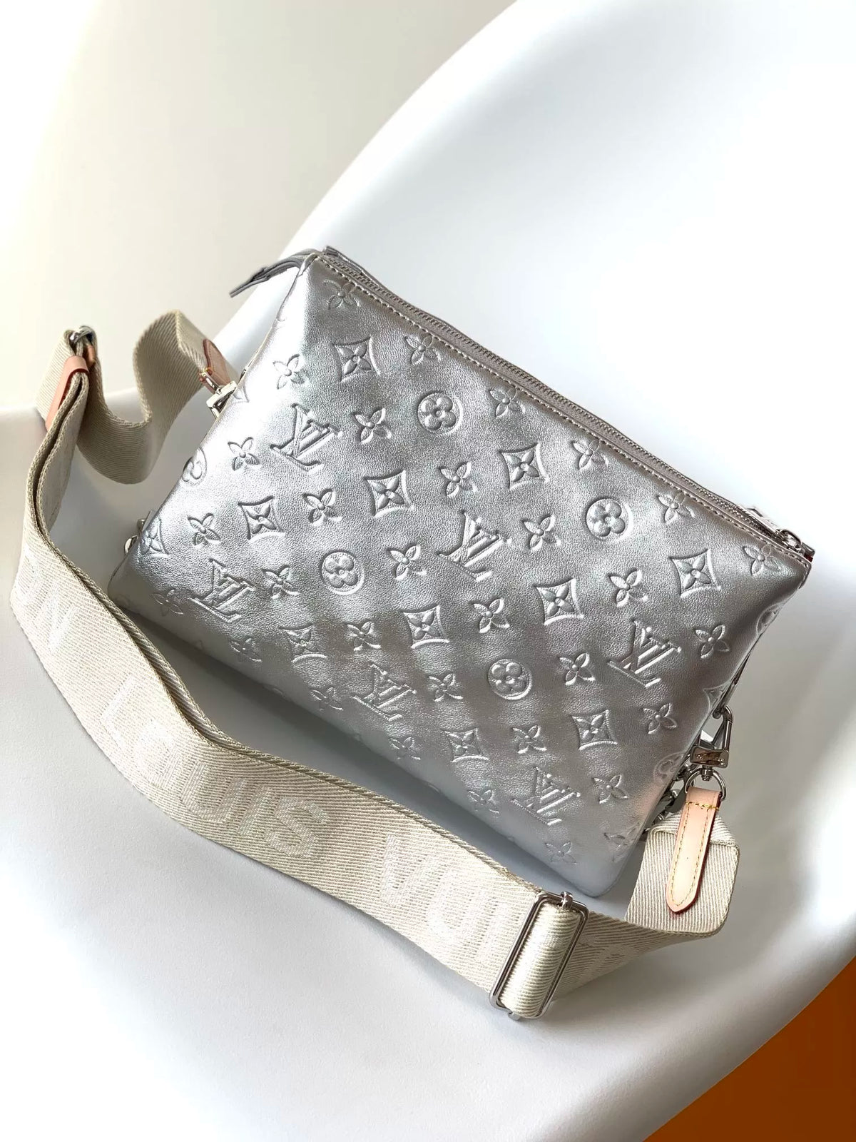 LOUIS VUITTON 26*20*12CM COUSSIN HANDBAG, MONOGRAM EMBOSSED FLUFFY SHEEPSKIN