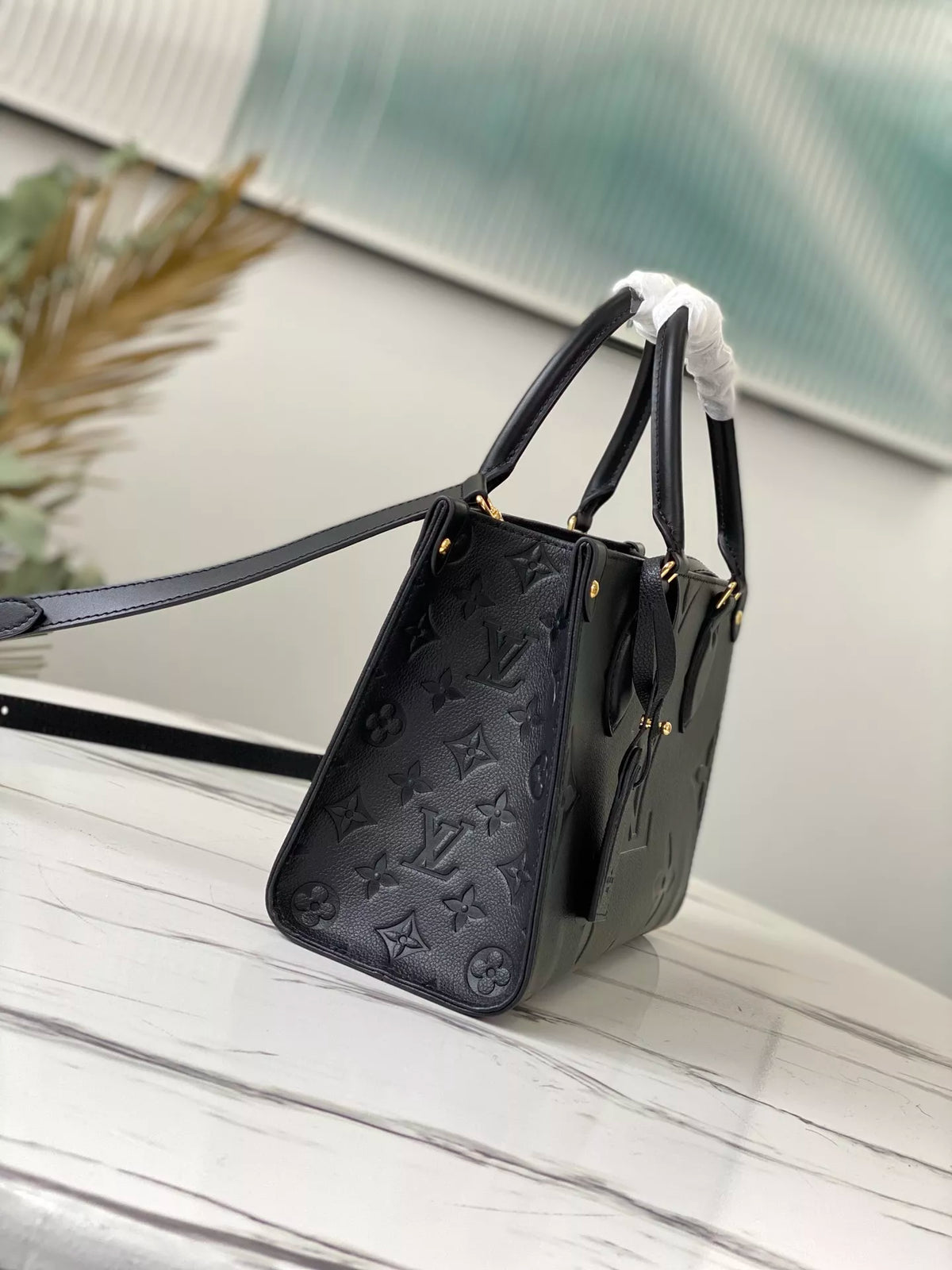 LOUIS VUITTON 28.0 X 11.0 X 19.0CM ON THE GO TOTE BAG