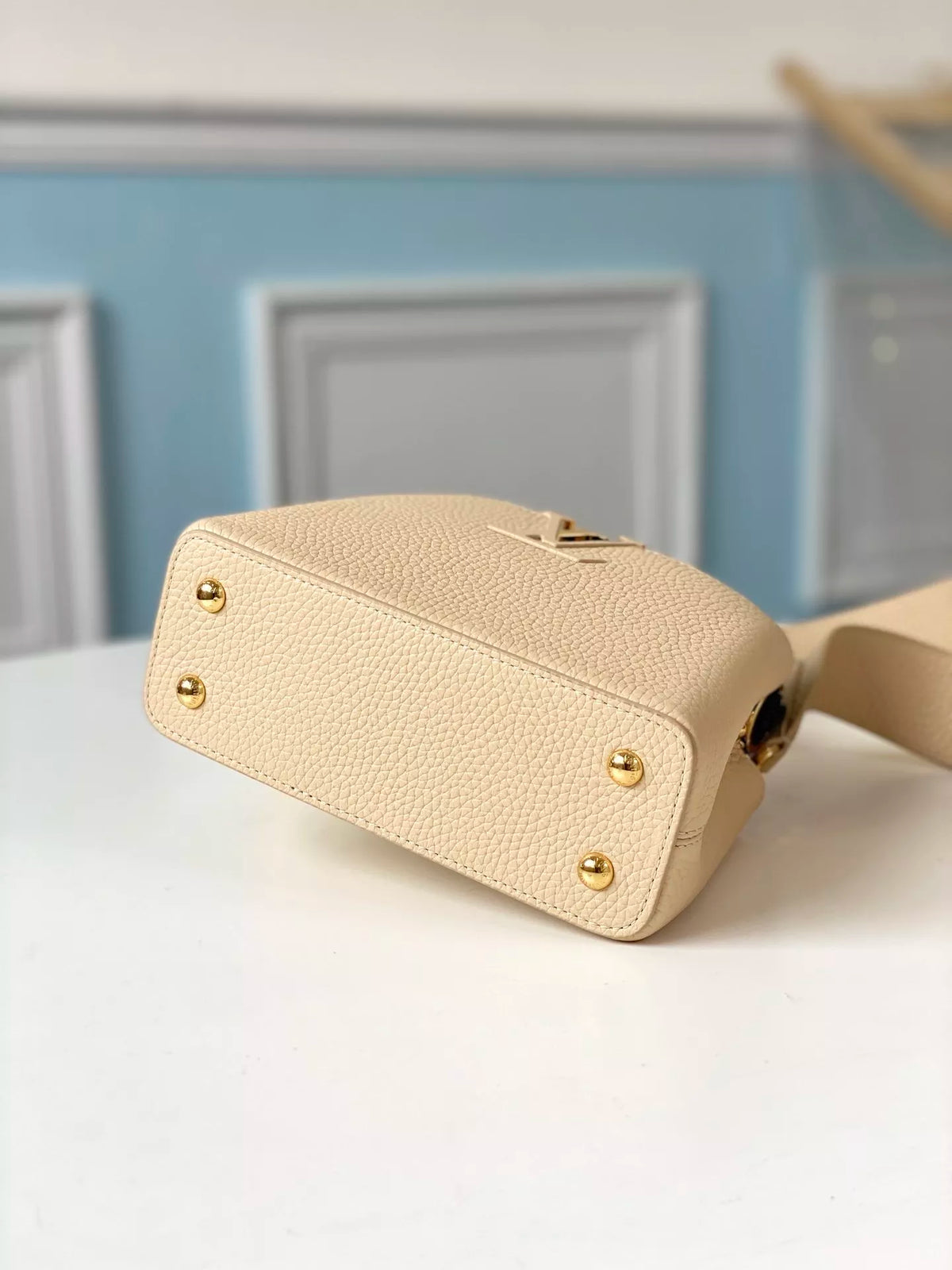LOUIS VUITTON 21.0 X 14.0 X 8.0 CM CAPUCINES MINI BAG