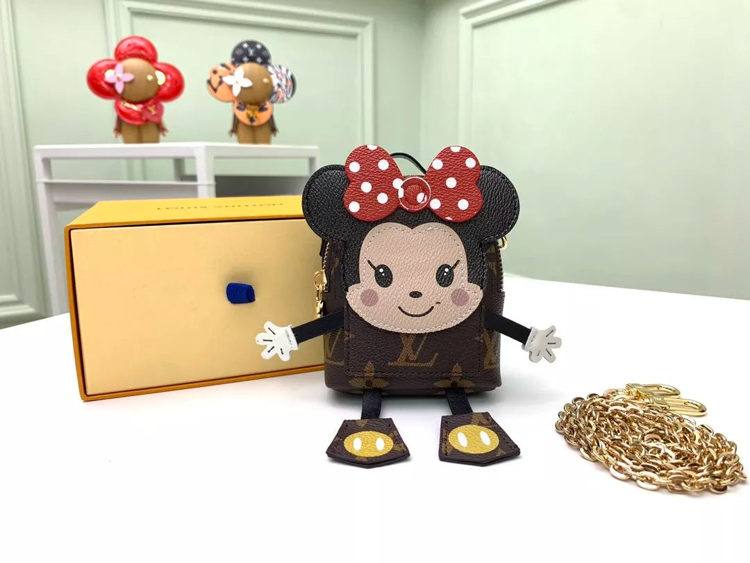 LOUIS VUITTON 10*8*4CM CHAIN BAG