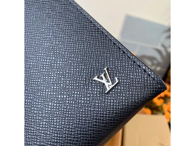 LOUIS VUITTON 27.0X21.0X3.0CM POCHETTE VOYAGE TAIGA LEATHER