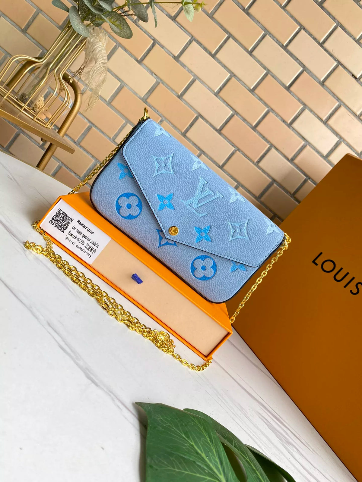 LOUIS VUITTON 21X12X3CM BY THE POOL FÉLICIE POCHETTE