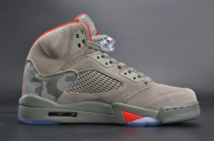 AIR JORDAN 5 "BAPE TROPHY ROOM"