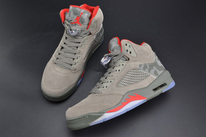 AIR JORDAN 5 "BAPE TROPHY ROOM"