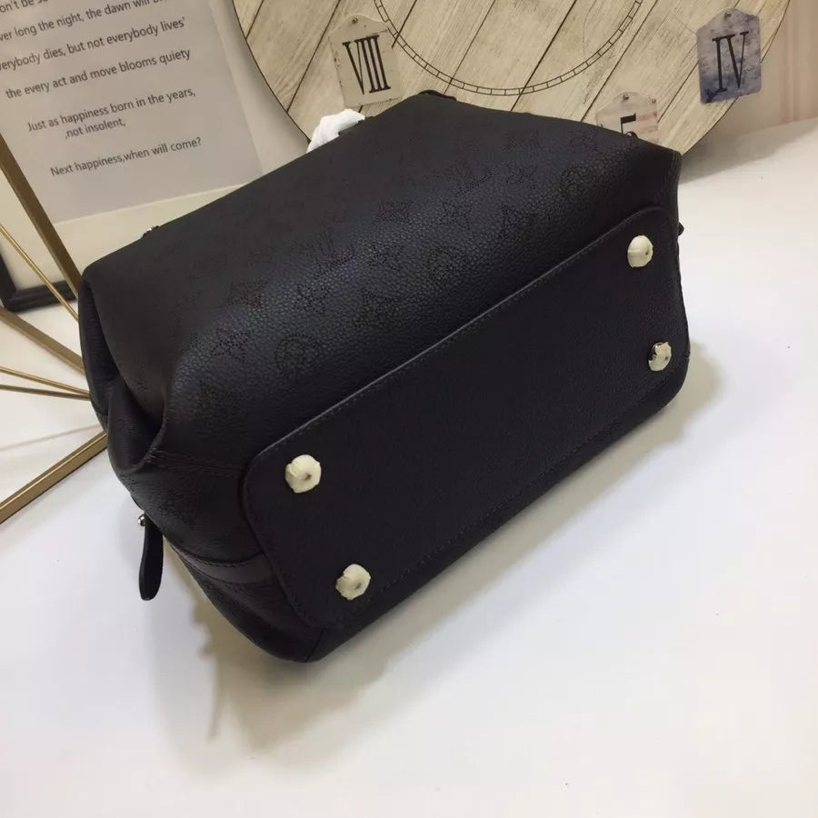 LOUIS VUITTON FAVORITE 36 X 22 X 20CM MAHINA ASTERIA