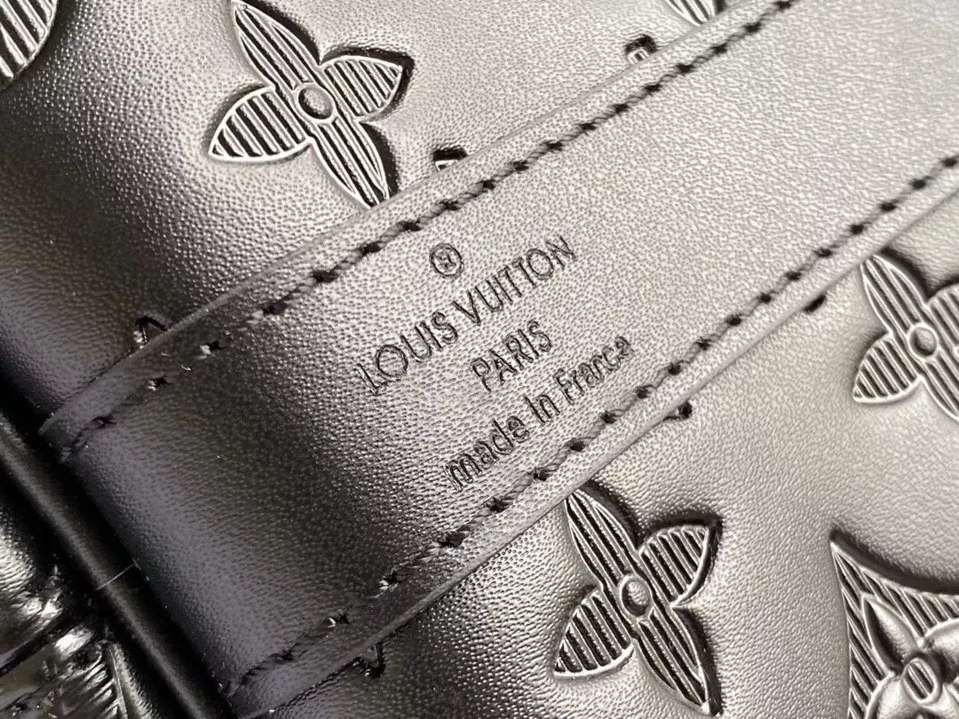 LOUIS VUITTON 50 X 29 X 23 CM HAND BAGS