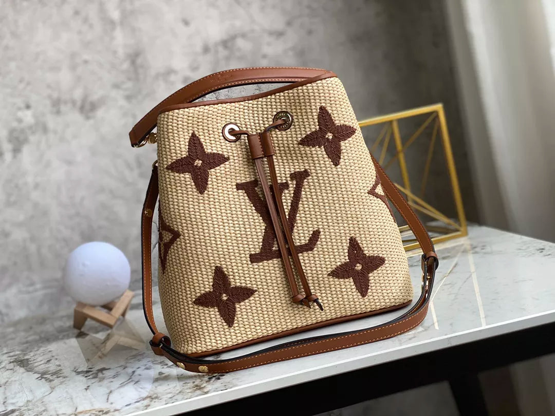 LOUIS VUITTON 26 X 26 X 17.5 CM 2COLORS MM BUCKET MONOGRAM RAFFIA
