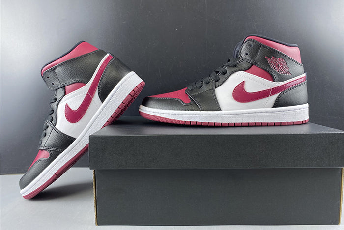 AIR JORDAN 1 MID "BRED TOE"