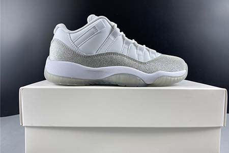 AIR JORDAN 11 WMNS “METALLIC SILVER”