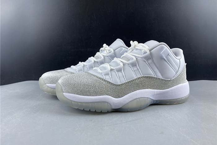 AIR JORDAN 11 WMNS “METALLIC SILVER”