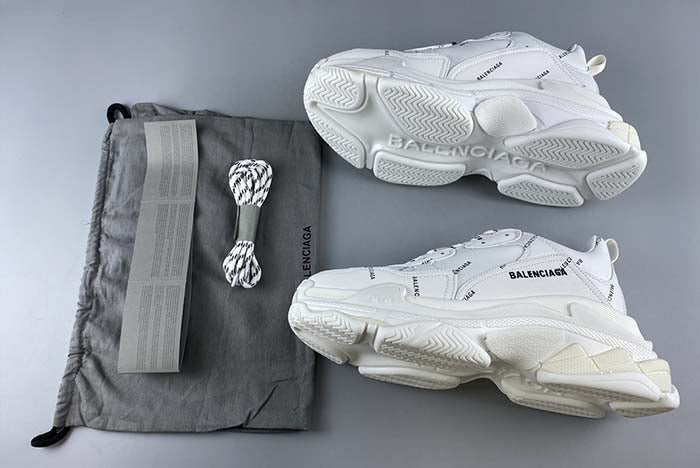 BALENCIAGA TRIPLE S TRAINERS WHITE LETTERS