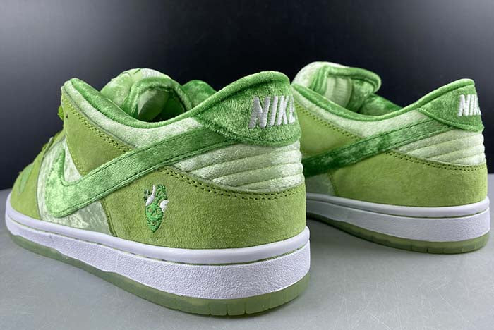STRANGELOVE X NK SB DUNK LOW