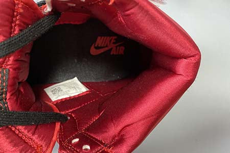 AIR JORDAN 1 HIGH OG “SATIN SNAKE” (WMNS)