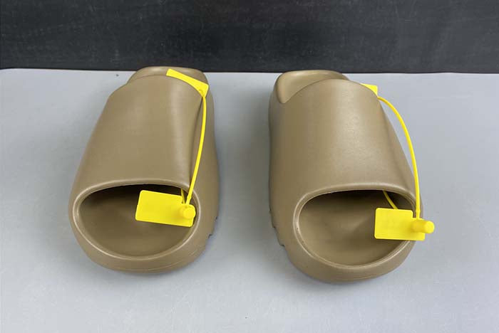ADIDAS YEEZY SLIDE