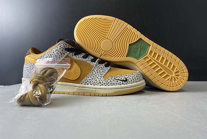 NIKE SB DUNK LOW “SAFARI”