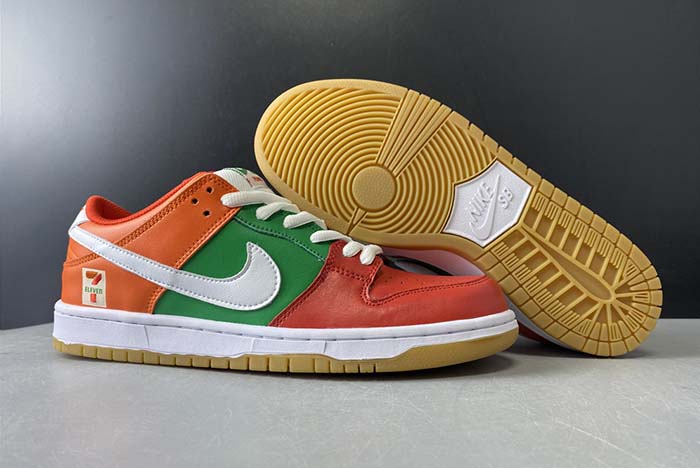 NIKE DUNK SB LOW "7-ELEVEN"