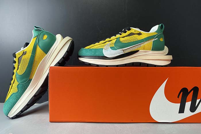 NIKE SACAI PEGASUA VAPORFLY "YELLOW GREEN"