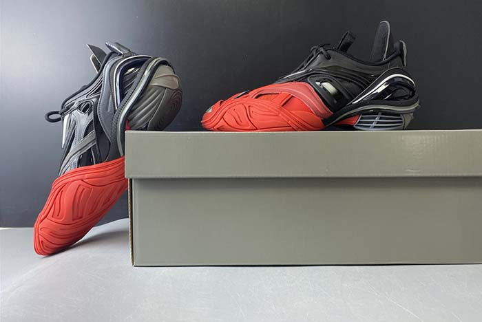 BALENCIAGA 5.0 BLACK RED