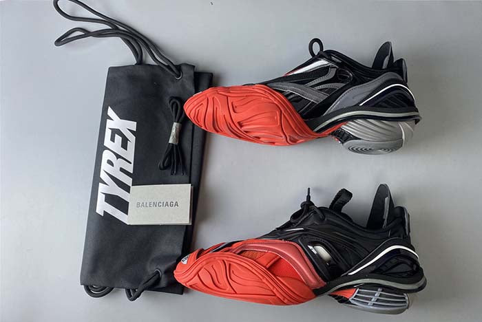 BALENCIAGA 5.0 BLACK RED