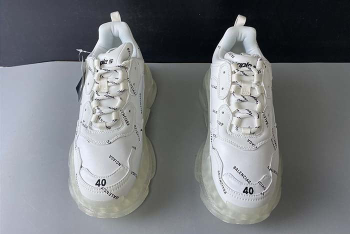 BALENCIAGA TRIPLE S BLACK SNEAKER