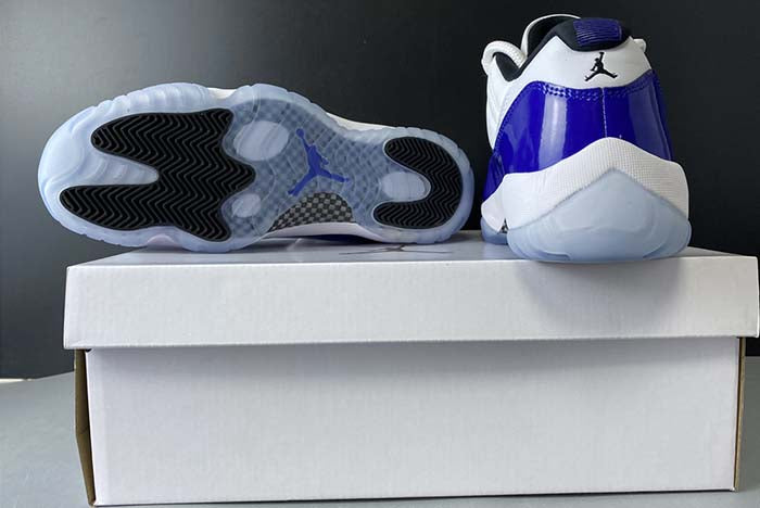 AIR JORDAN 11 “CONCORD” (WMNS)
