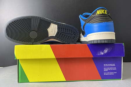 NIKE SB DUNK LOW "INSTANT SKATEBOARDS"