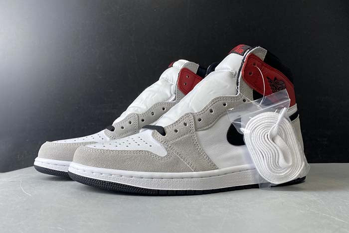 AIR JORDAN 1 “LIGHT SMOKE GREY”