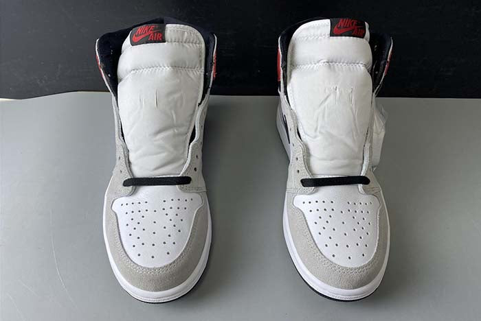 AIR JORDAN 1 “LIGHT SMOKE GREY”