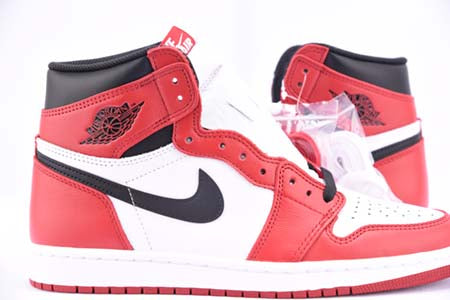 AIR JORDAN 1 RETRO HIGH OG "CHICAGO RED"