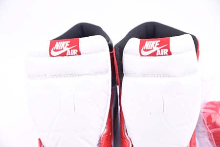 AIR JORDAN 1 RETRO HIGH OG "CHICAGO RED"