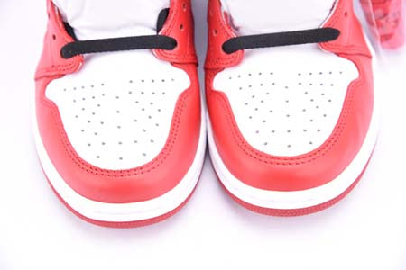 AIR JORDAN 1 RETRO HIGH OG "CHICAGO RED"