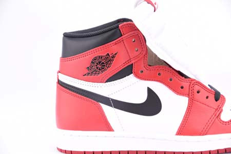 AIR JORDAN 1 RETRO HIGH OG "CHICAGO RED"