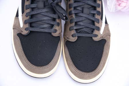 AIR JORDAN 1 "TRAVIS SCOTT LOW DARK MOCHA"