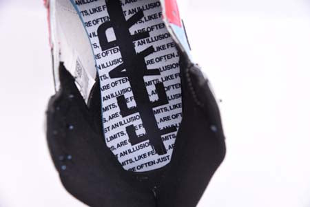 AIR JORDAN 1 RETRO HIGH "FEARLESS UNC"