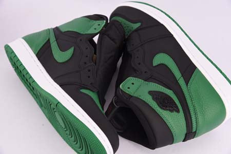 AIR JORDAN 1 RETRO HIGH OG "PINE GREEN"